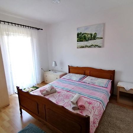 Apartman Canaki Splitska Exterior foto