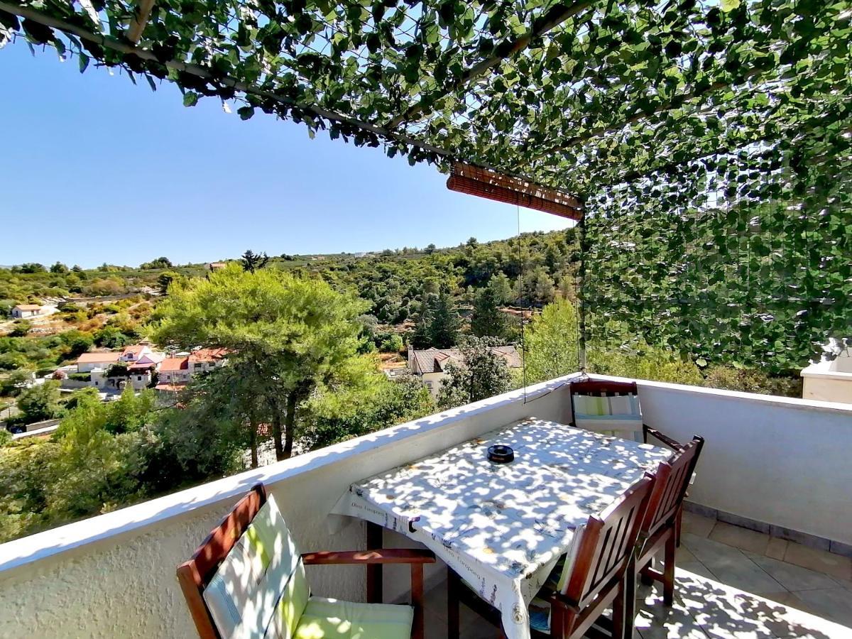 Apartman Canaki Splitska Exterior foto