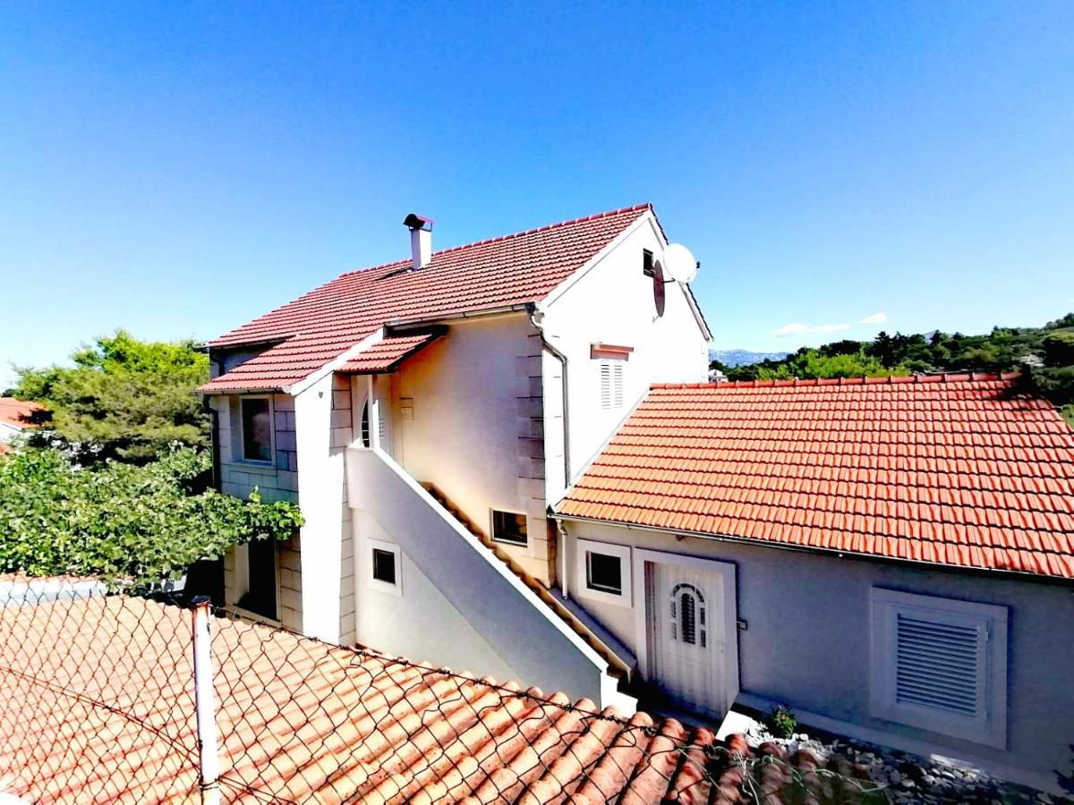 Apartman Canaki Splitska Exterior foto