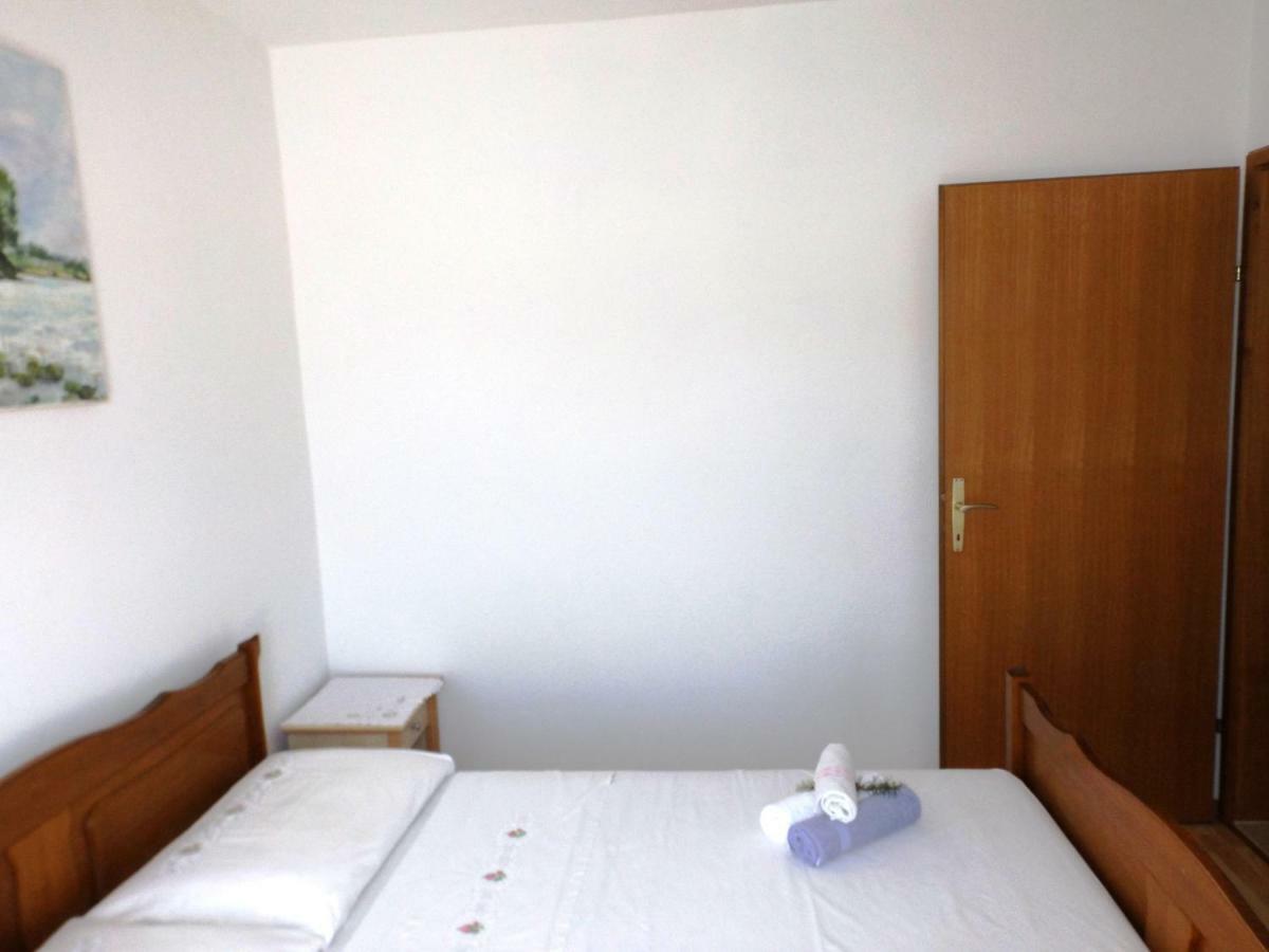 Apartman Canaki Splitska Exterior foto
